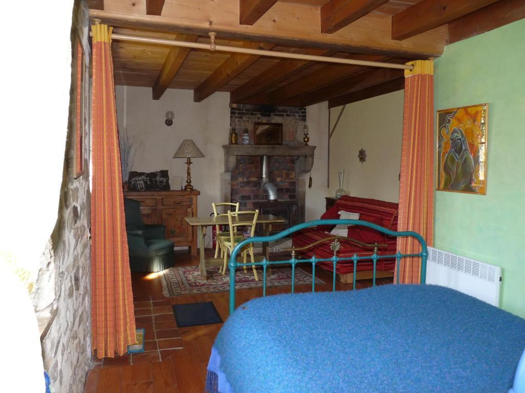 Le Trot'In Chair Bed and Breakfast Martigny-le-Comte Kamer foto