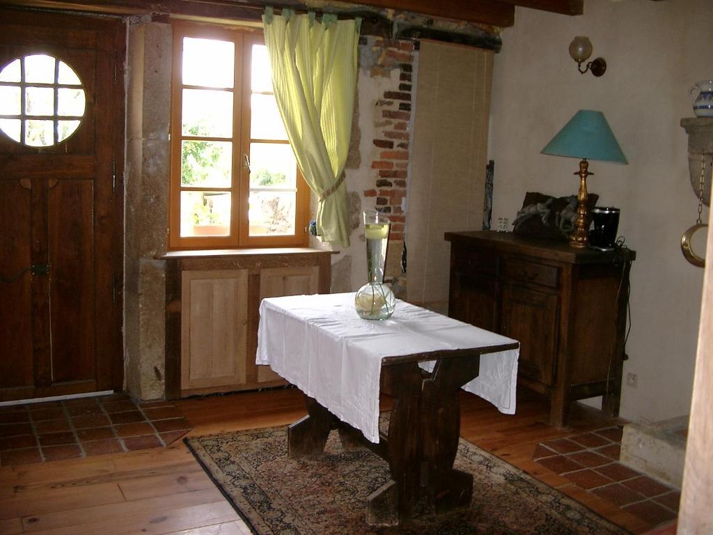 Le Trot'In Chair Bed and Breakfast Martigny-le-Comte Kamer foto